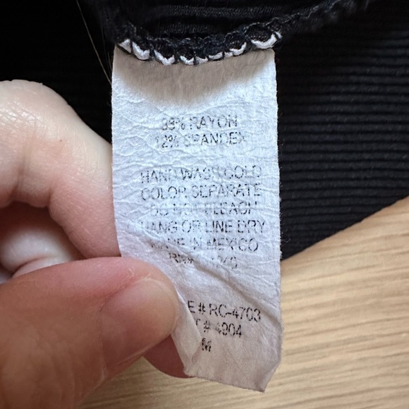 Rolla coster Elegant Black ribbed Sleeveless Dress - Picture 4 of 5